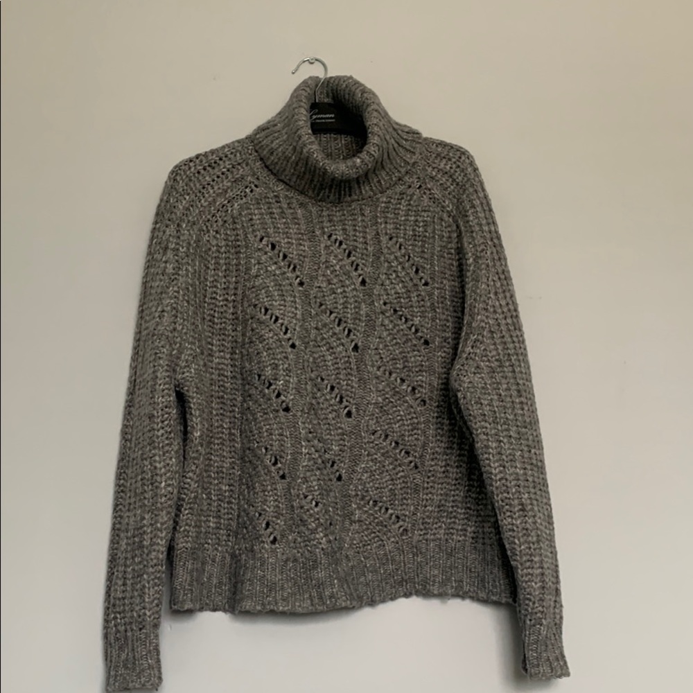 Medium Dynamite Cozy Gray Turtleneck Sweater